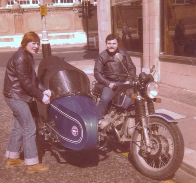 Pour acheter des cuirs Levy's Leathers.