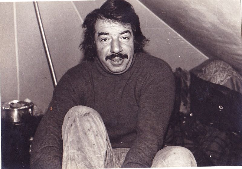 René mon pote, c'est à lui la 350 Ariel NH.